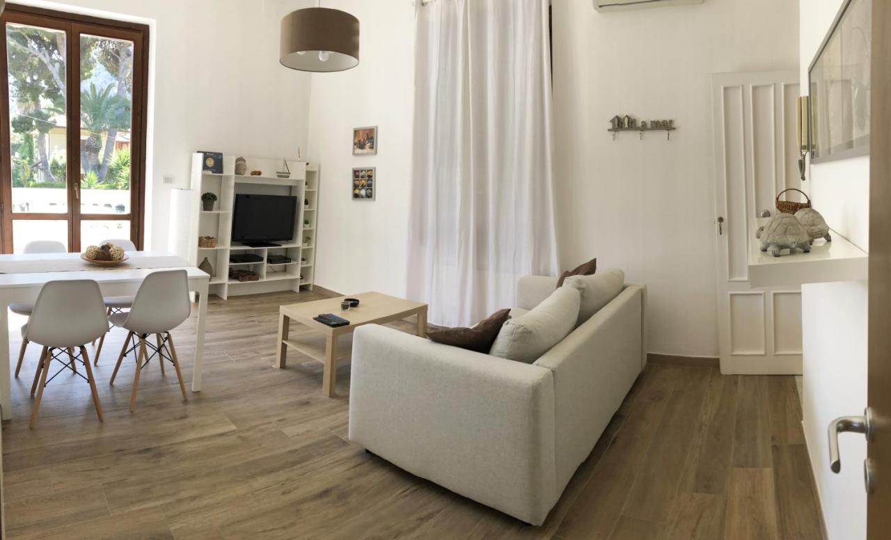 A Un Passo Dal Mare Appartement Lido di Mondello Buitenkant foto